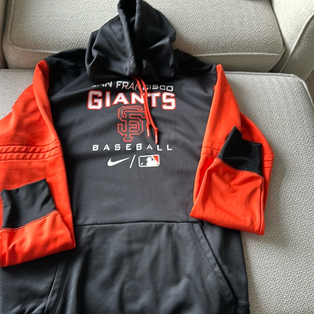 Men’s hooded sweatshirt